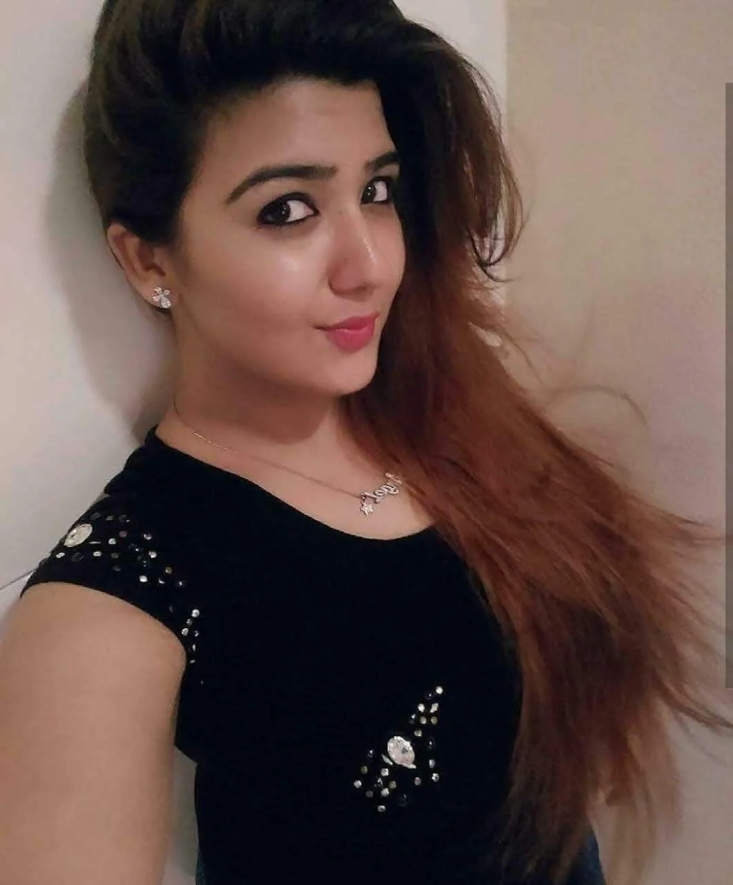 Meera — verified VIP Escort in Sushant Golf City, Lucknow