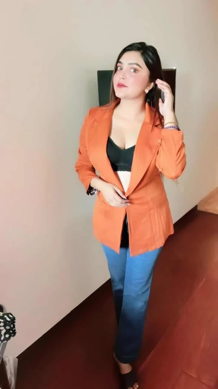 Kavya — Model Escort in VIP Road, Lucknow