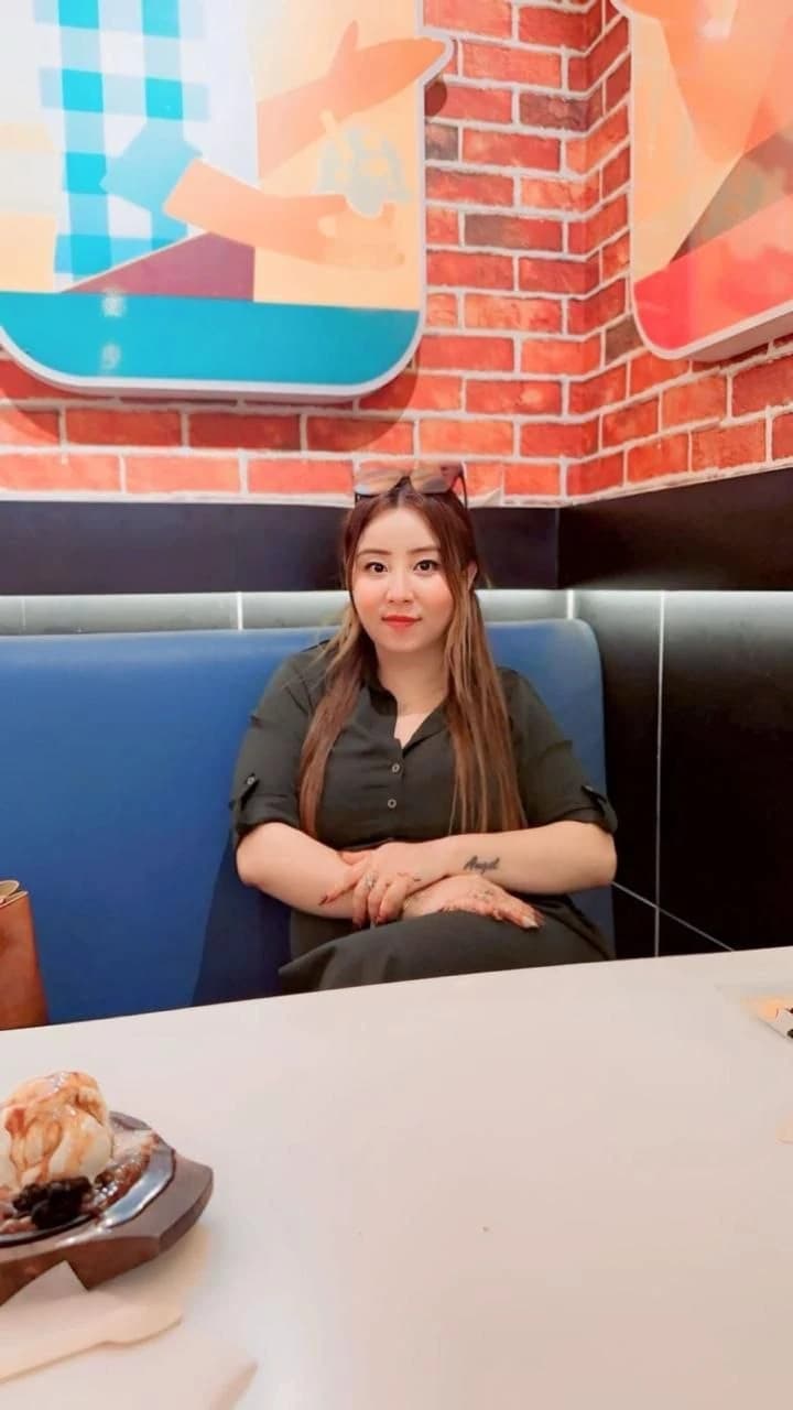 Nisha Charbagh call girl photo
