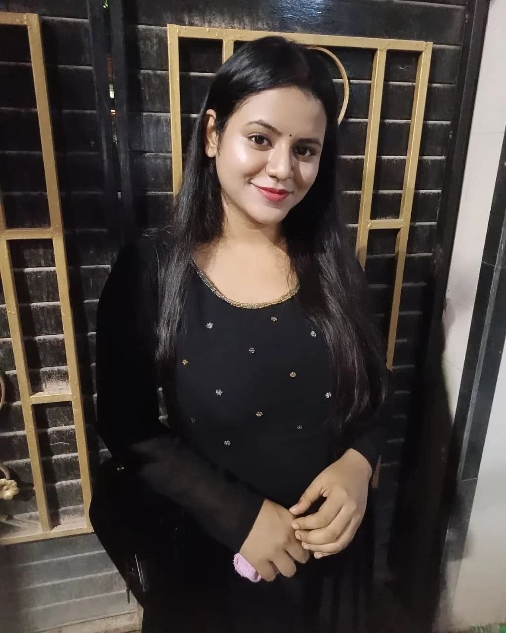 Neha — College Call Girl in Hazratganj Lucknow photo 4